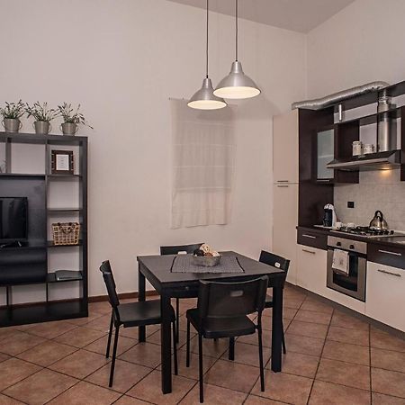 Cortile Del Forno Nel Centro Storico Apartman Arona Kültér fotó