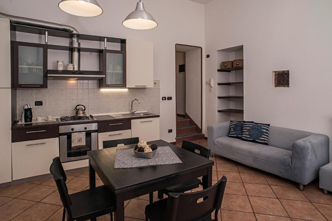 Cortile Del Forno Nel Centro Storico Apartman Arona Kültér fotó