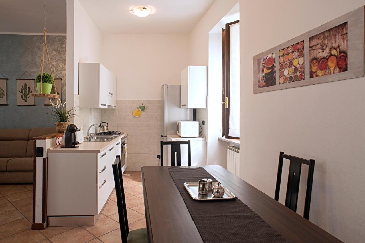 Cortile Del Forno Nel Centro Storico Apartman Arona Kültér fotó