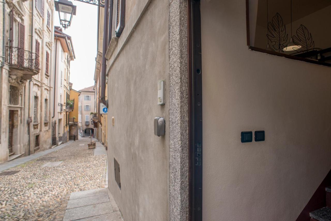 Cortile Del Forno Nel Centro Storico Apartman Arona Kültér fotó