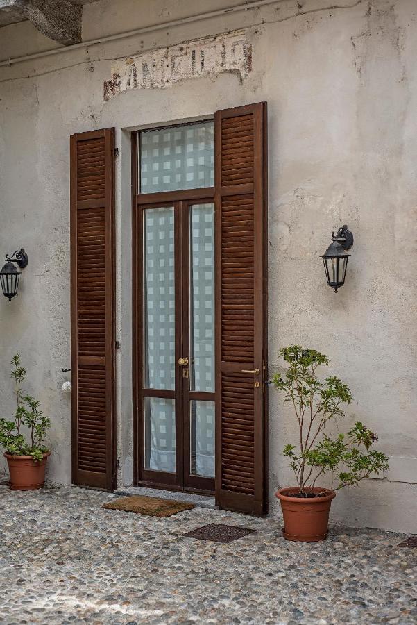 Cortile Del Forno Nel Centro Storico Apartman Arona Kültér fotó