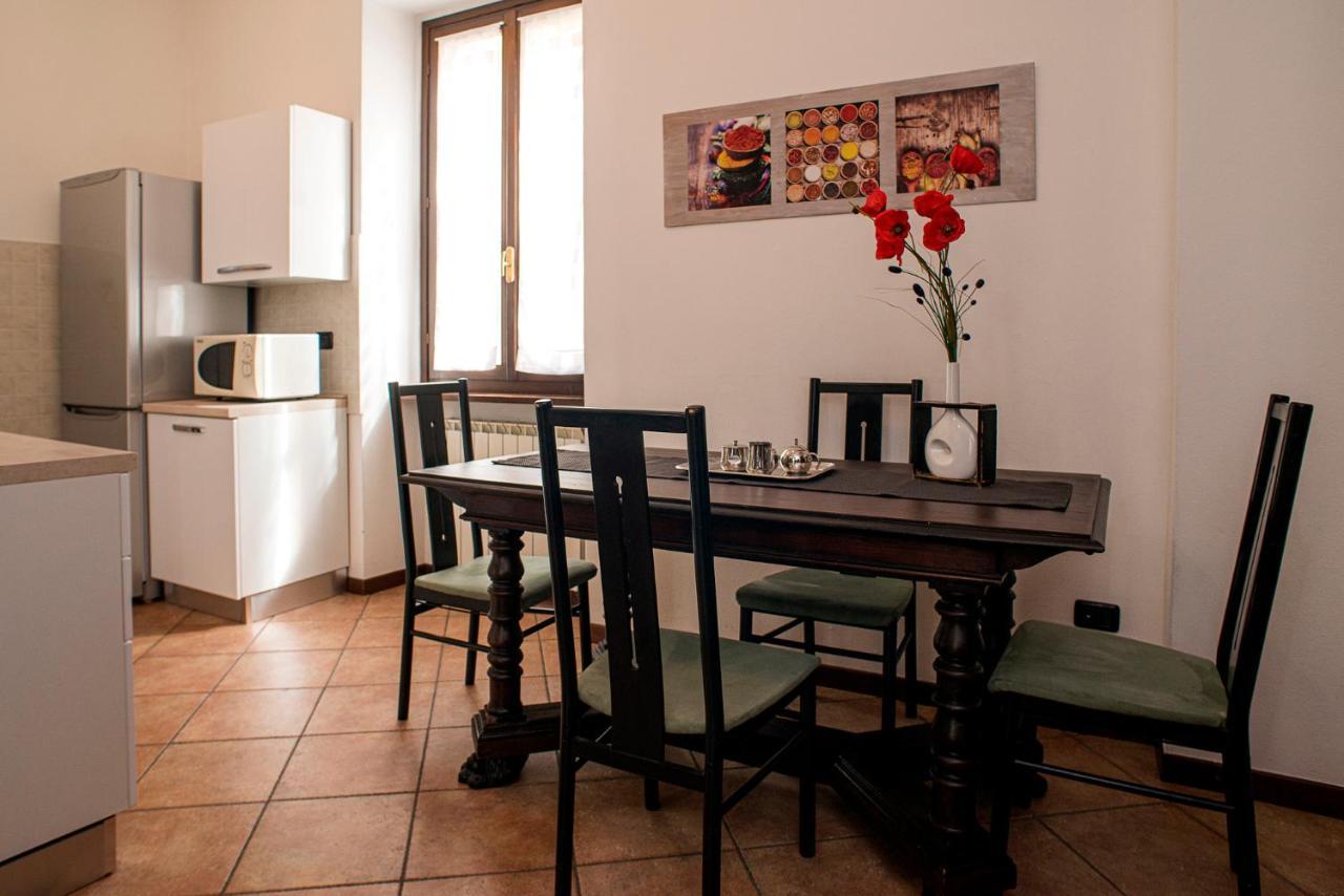 Cortile Del Forno Nel Centro Storico Apartman Arona Kültér fotó