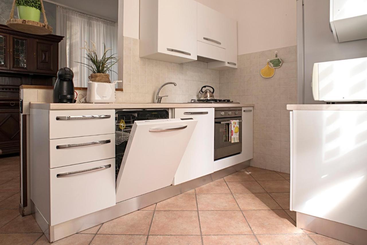 Cortile Del Forno Nel Centro Storico Apartman Arona Kültér fotó