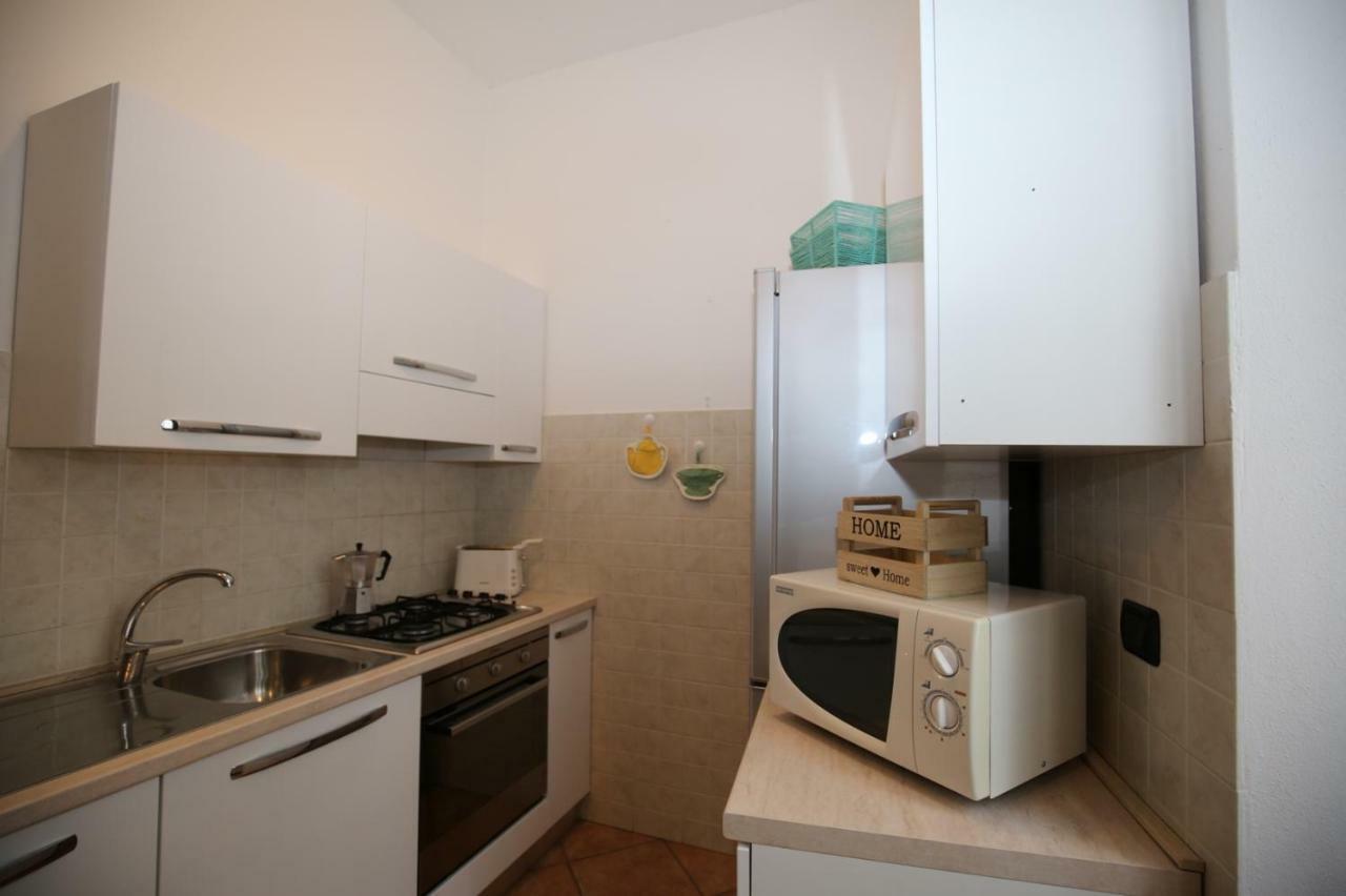 Cortile Del Forno Nel Centro Storico Apartman Arona Kültér fotó
