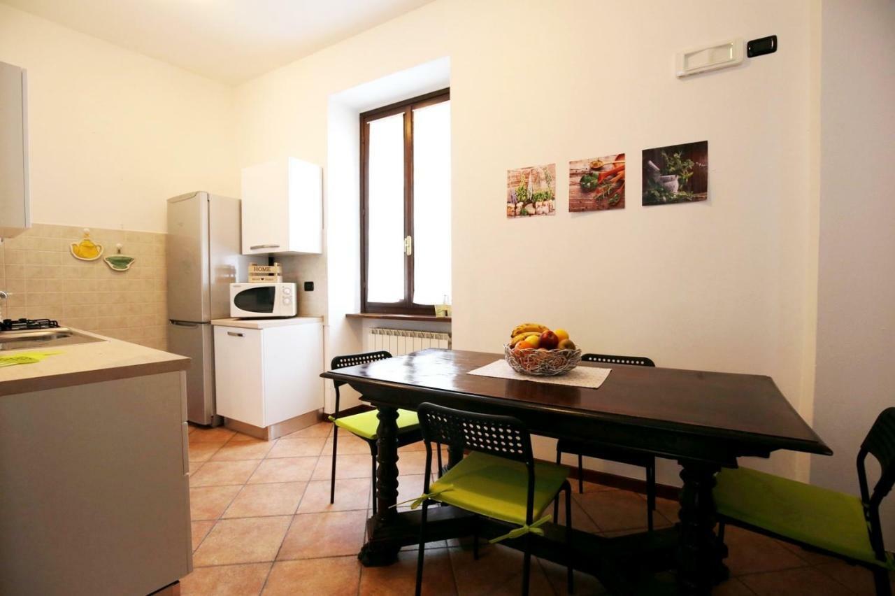 Cortile Del Forno Nel Centro Storico Apartman Arona Kültér fotó