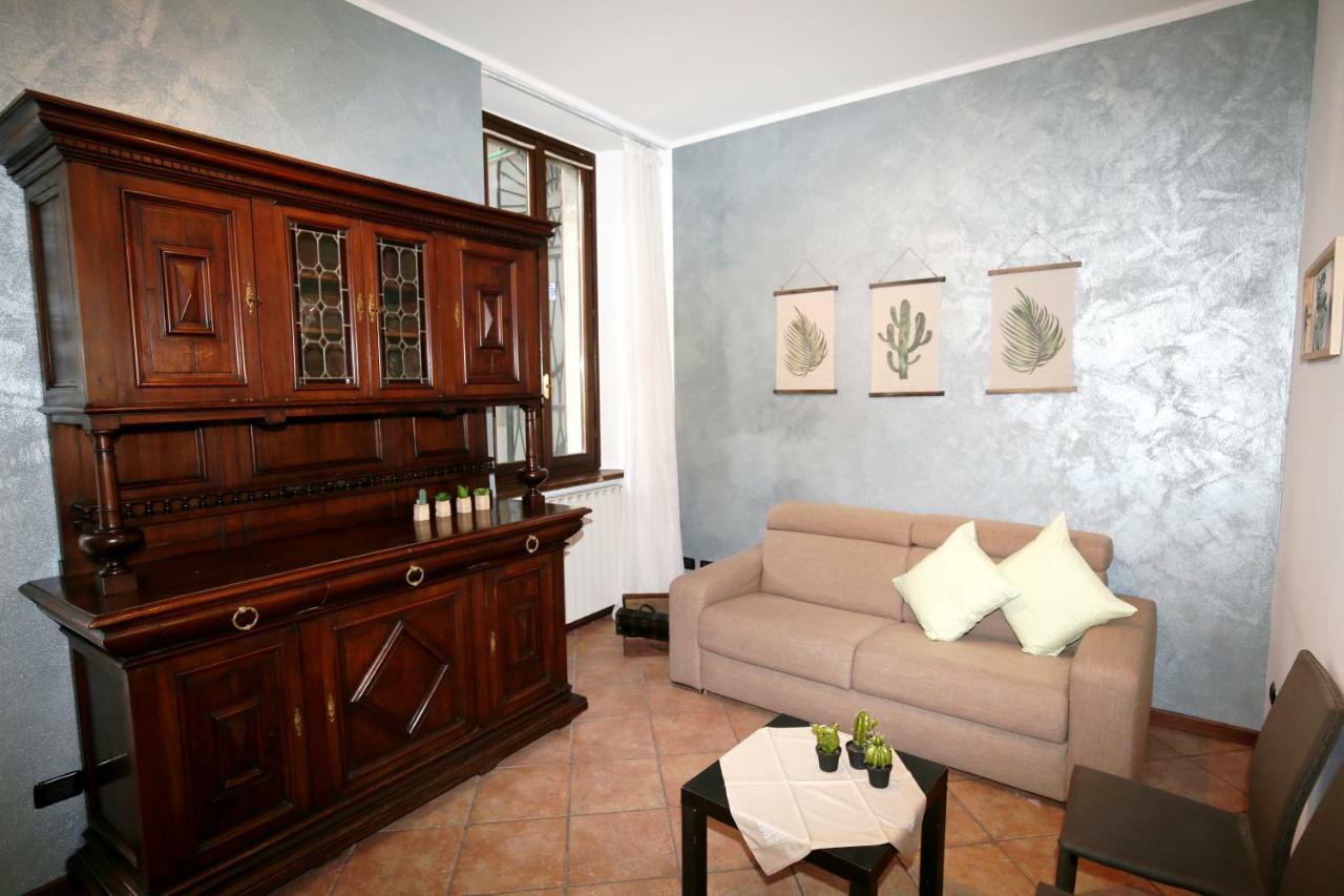 Cortile Del Forno Nel Centro Storico Apartman Arona Kültér fotó