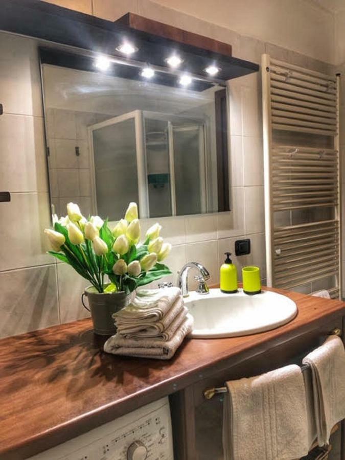 Cortile Del Forno Nel Centro Storico Apartman Arona Kültér fotó