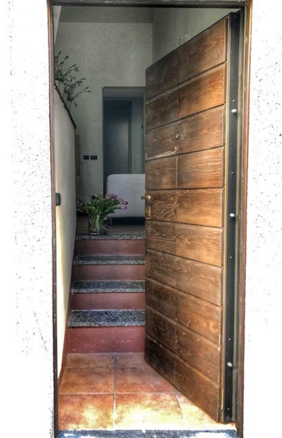 Cortile Del Forno Nel Centro Storico Apartman Arona Kültér fotó
