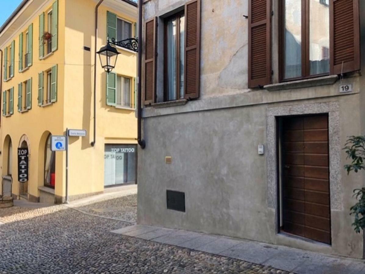 Cortile Del Forno Nel Centro Storico Apartman Arona Kültér fotó