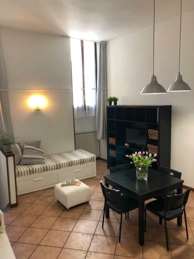 Cortile Del Forno Nel Centro Storico Apartman Arona Kültér fotó